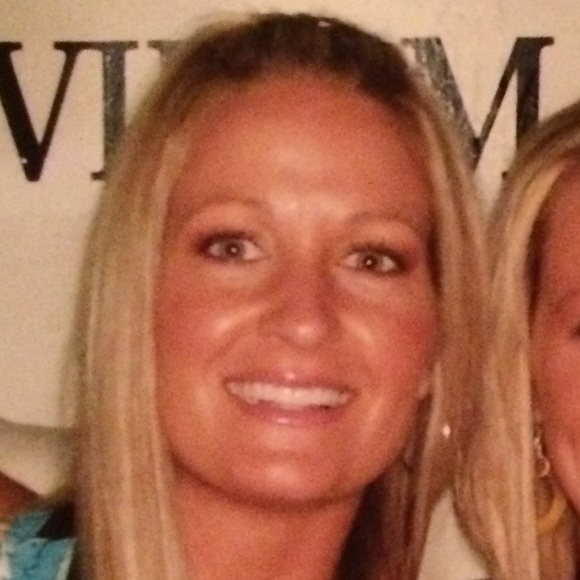 Meet your Posher, Lisa - Picture 1 of 1